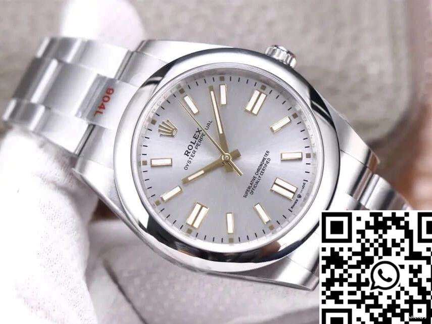 Perpetual Rolex M124300-0001 Oyster Silver Factory Dial 41MM EW 0223